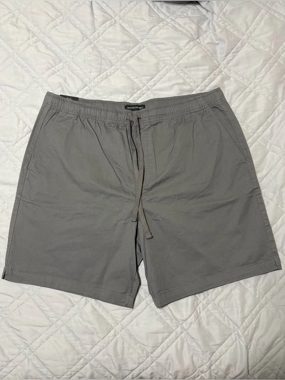Banana Republic Men's Gray Pull On Drawstring Shorts